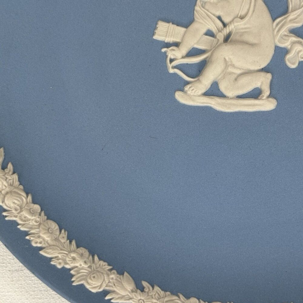 Vintage Wedgwood Blue Jasperware 6.5" Plate - Cupid / Cherub with Bow & Arrow - Picture 13 of 16